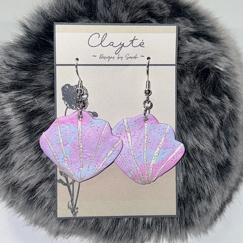 Polymer clay earrings 🐚
